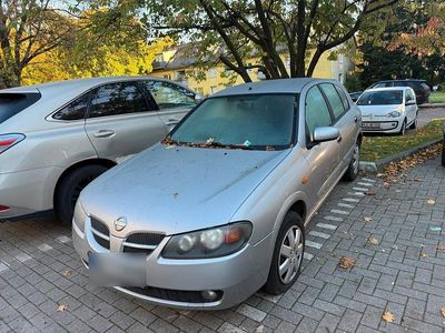 Nissan Almera