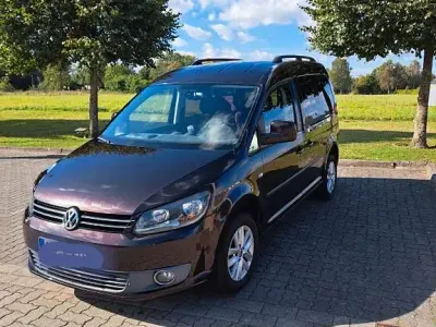 Gebraucht VW Caddy Comfortline 102 PS (75 kW) 2010 Violett Van / Kleinbus