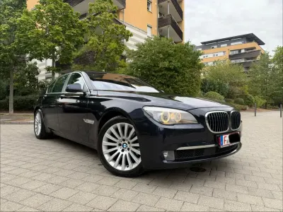 Gebraucht BMW 740 Sport Line 306 PS (225 kW) 2010 Blau Limousine