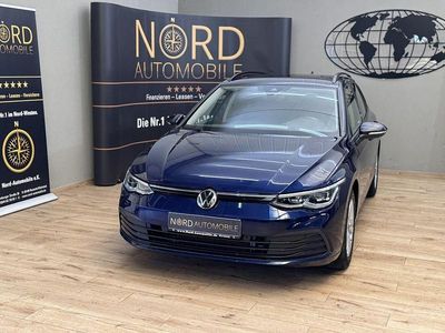 Gebraucht VW Golf VIII Life 150 PS (110 kW) 2023 Atlantik blue metallic (metallic) Kombi