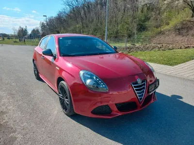 Gebraucht Alfa Romeo Giulietta Sprint 105 PS (77 kW) 2015 Rot Kleinwagen
