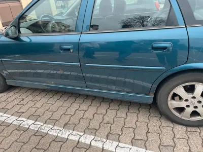 Usata Opel Vectra 105 CV (77 kW) 2001 Blu Berlina