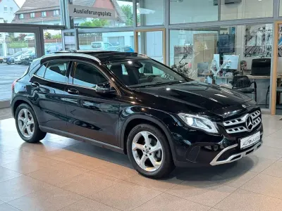 Gebraucht Mercedes GLA180 Urban 122 PS (89 kW) 2020 Schwarz SUV