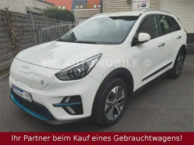 Używany Kia Niro 150 kW (204 KM) 2022 Biały SUV