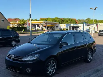 Gebraucht VW Golf VI Style 105 PS (77 kW) 2011 Blau Kleinwagen