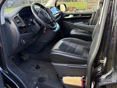 Schwarz Gebraucht 2017 VW Multivan Van | 31.999 € (Guter Preis)