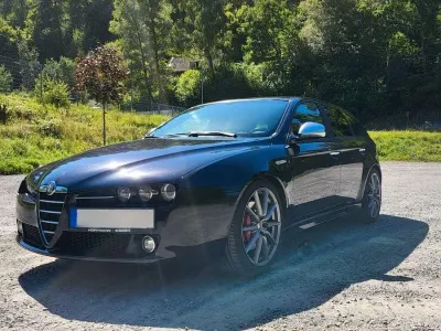 Second-hand Alfa Romeo 159 Turismo 200 CP (147 kW) 2011 Negru Berlinǎ