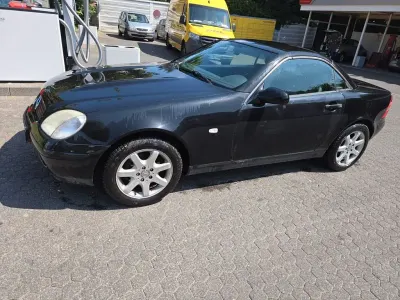 Gebraucht Mercedes SLK200 136 PS (100 kW) 2000 Schwarz Cabrio