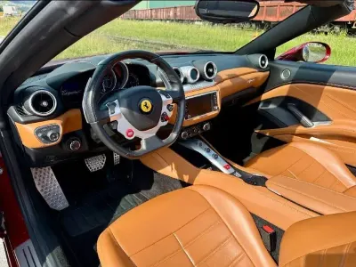 Gebraucht Ferrari California 560 PS (411 kW) 2015 Rot Cabrio