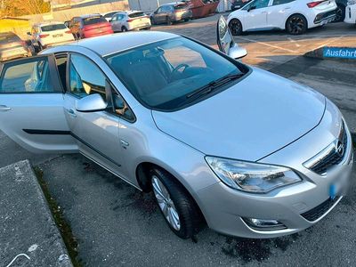 Grau Gebraucht 2012 Opel Astra Sport Limousine | 14.999 €