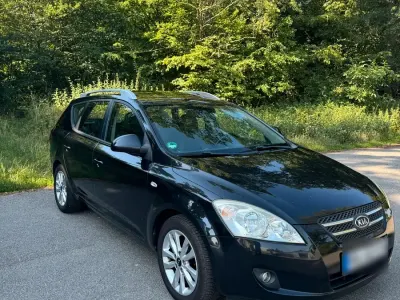 Gebraucht Kia Ceed 115 PS (84 kW) 2009 Schwarz Kleinwagen