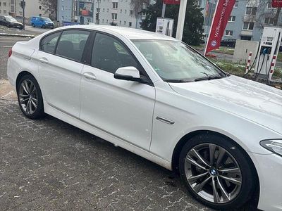 Gebraucht BMW 530 258 PS (189 kW) 2015 Weiß Limousine