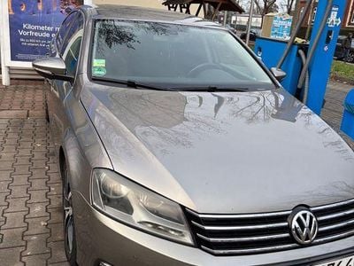 Gebraucht VW Passat Comfortline 160 PS (117 kW) 2012 Braun Limousine