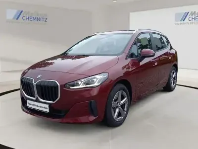 Gebraucht BMW 218 Luxury Line 135 PS (99 kW) 2024 Piemont rot Van / Kleinbus