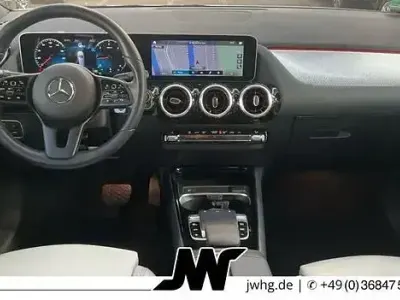Gebraucht Mercedes B200 Style 150 PS (110 kW) 2020 Digitalweiss  metalliclack Kleinwagen