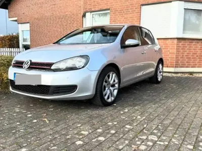 Gebraucht VW Golf VI 105 PS (77 kW) 2009 Silber Kleinwagen