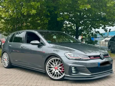 Gebraucht VW Golf VII GTI 245 PS (180 kW) 2017 Grau Kleinwagen