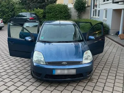 Gebraucht Ford Fiesta 80 PS (58 kW) 2005 Blau Kleinwagen