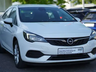 Gebraucht Opel Astra 122 PS (89 kW) 2020 Schneeweiss/summitwhite/arctic Kombi