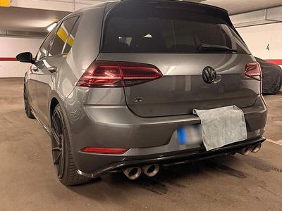 Gebraucht VW Golf VII R 300 PS (220 kW) 2019 Grau Limousine