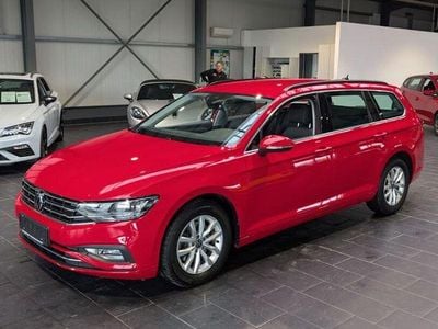 Rot Gebraucht 2023 VW Passat Business Kombi | 21.900 € (Guter Preis)