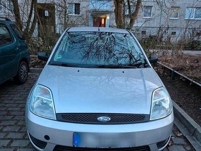Gebraucht Ford Fiesta 60 PS (44 kW) 2005 Grau Kleinwagen