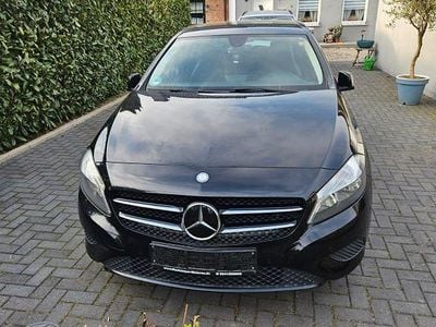 Brugt Mercedes A180 Urban 122 HK (89 kW) 2014 Sort Sedan