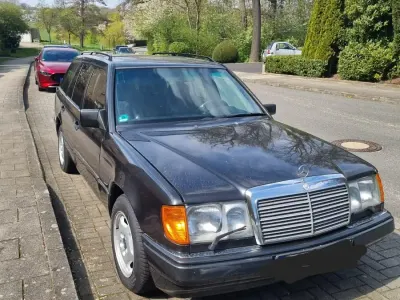 Second-hand Mercedes E300 220 CP (161 kW) 1990 Negru Break