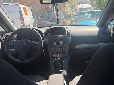 Second-hand Opel Zafira 140 CP (102 kW) 2007 Negru Monovolum