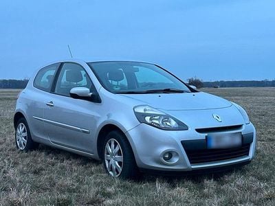 Usata Renault Clio III 75 CV (55 kW) 2011 Argento Utilitaria