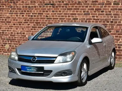 Begagnad Opel Astra GTC OPC 105 HK (77 kW) 2006 Silver Sportkupé