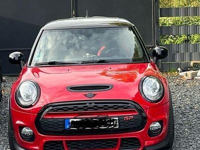 Rot Gebraucht 2017 Mini Cooper S Kleinwagen | 22.999 €