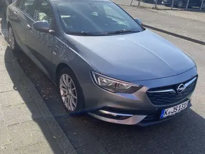 Gebraucht Opel Insignia Edition 136 PS (100 kW) 2017 Kleinwagen