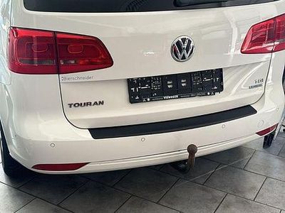 Weiß Gebraucht 2014 VW Touran Life Van / Kleinbus | 8.900 € (Etwas zu teuer)