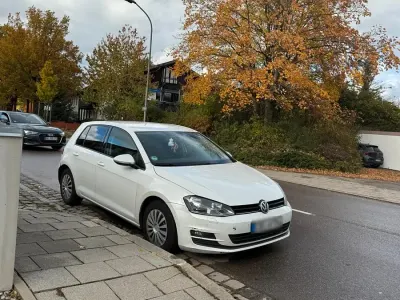 Gebraucht VW Golf VII 105 PS (77 kW) 2013 Weiß Limousine