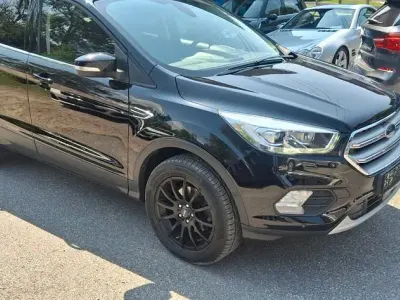 Gebraucht Ford Kuga Titanium 150 PS (110 kW) 2019 Schwarz SUV