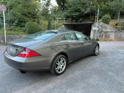 Gebraucht Mercedes CLS320 224 PS (164 kW) 2006 Gold Coupé