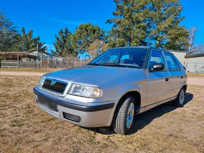Gebraucht Skoda Felicia 68 PS (50 kW) 2000 Silber Kleinwagen