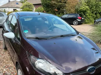 Gebraucht Ford Fiesta 75 PS (55 kW) 2010 Andere farben Limousine
