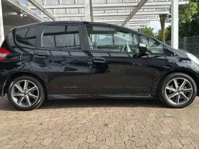 Gebraucht Honda Jazz SI 99 PS (72 kW) 2015 Schwarz Kleinwagen
