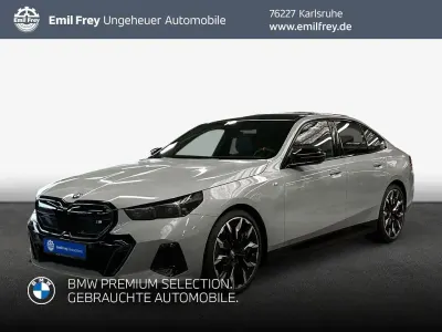 Gebraucht BMW i5 Sport Line 442 kW (601 PS) 2025 M brooklyn grau metallic Limousine