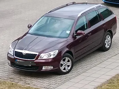 Gebraucht Skoda Octavia Ambiente 122 PS (89 kW) 2010 Andere farben Kombi