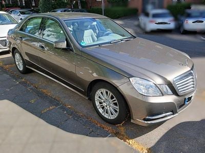 Mercedes E200