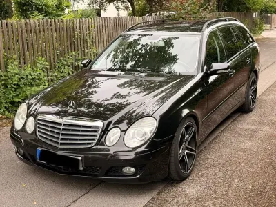 Gebraucht Mercedes E350 Classic 272 PS (200 kW) 2008 Schwarz Limousine