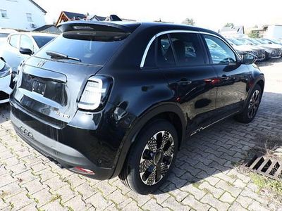 Neu Fiat 600 La Prima 145 PS (106 kW) 2026 Cinema schwarz cinema schwarz SUV