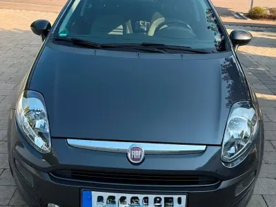 Gebraucht Fiat Punto 77 PS (56 kW) 2009 Schwarz Kleinwagen