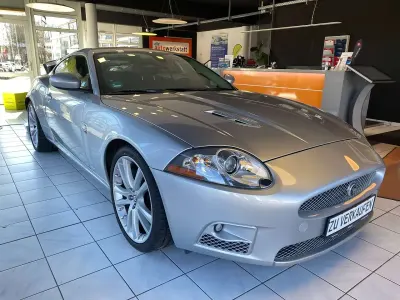 Gebraucht Jaguar XKR 416 PS (305 kW) 2009 Liquid silver Coupé
