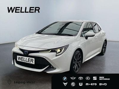 Weiss Gebraucht 2022 Toyota Corolla Lounge Limousine | 25.290 € (Guter Preis)