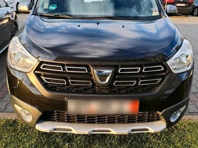Usado Dacia Lodgy Stepway 102 HP (75 kW) 2019 Preto Monovolume