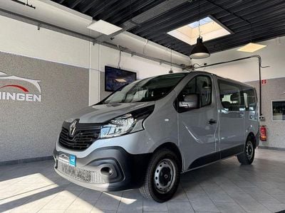 Gebraucht Renault Trafic Authentique 95 PS (69 kW) 2018 Silber Van / Kleinbus